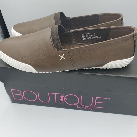 Moxey Casual Slip-on - Picture 3 of 3